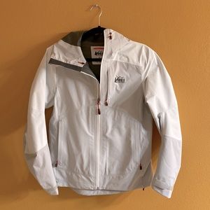 REI WOMEN’s GORE TEX RAIN JACKET size S!